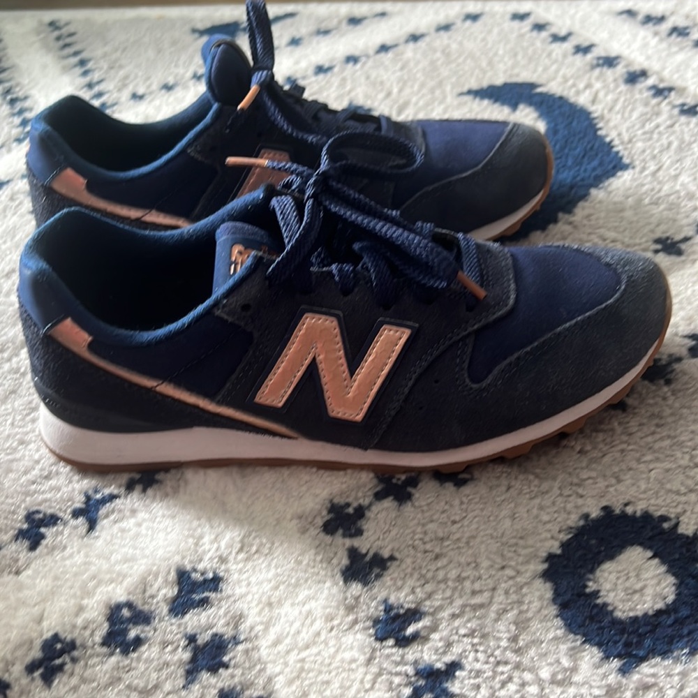 New Balance for J.Crew Navy and Rose Gold Size 8